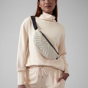 NWT Athleta Kinetic Shine Waistbag / Belt Bag in Quilted White